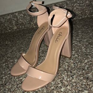 NEVER WORN nude patent leather heels